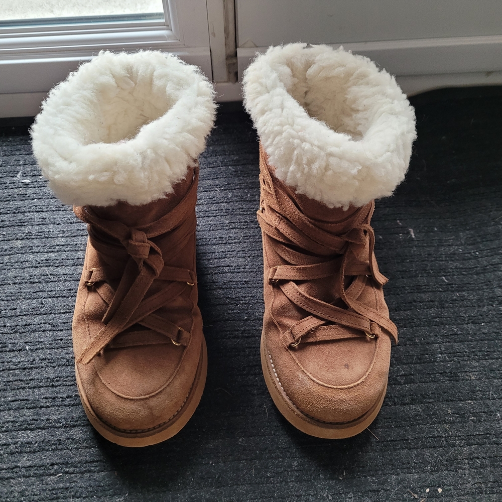 Women's Tan Shearling-Lined Winter Boots